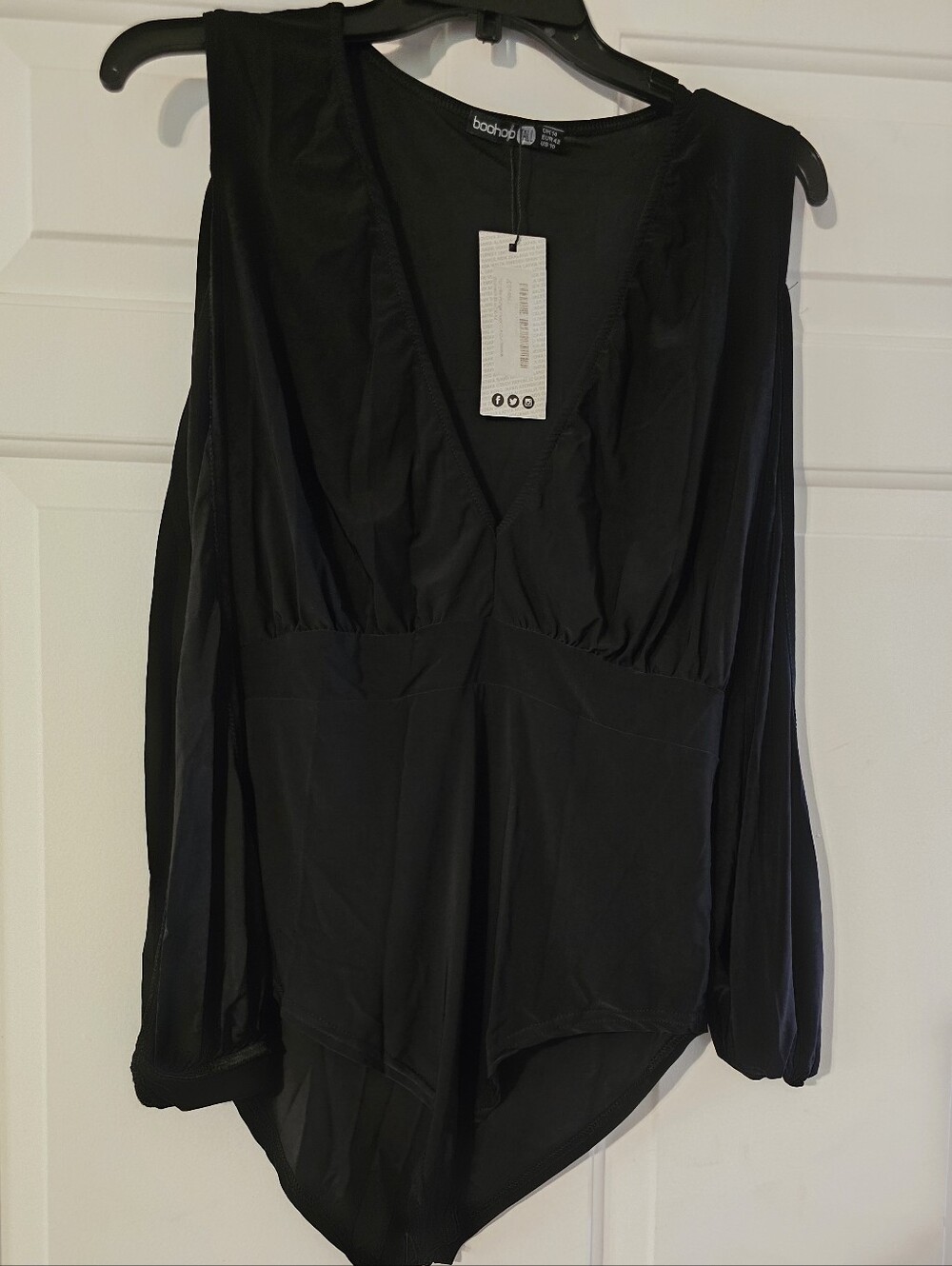 Boohoo Black Long Sleeve V-Neck Bodysuit